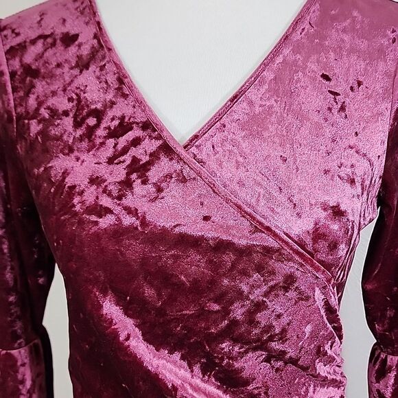 Venus Wine Velvet Crush Y2K Bell Sleeve Blouse With Cut Out In Back Size S - Picture 2 of 12